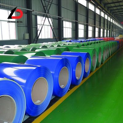Qualität  JIS PPGI Steel Coil 20 Gauge 28 Gauge Color Coated Galvanized Steel Coil usine