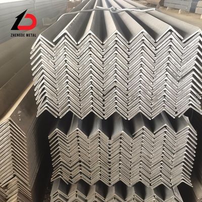 Strukturell warmgewalzte, perforierte Winkelstange mit niedrigem Kohlenstoffgehalt, leicht Ss400 ASTM A36m S235jr