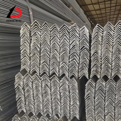 Strukturell warmgewalzte, perforierte Winkelstange mit niedrigem Kohlenstoffgehalt, leicht Ss400 ASTM A36m S235jr